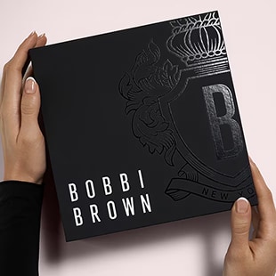 Close up of bobbi brown packaging